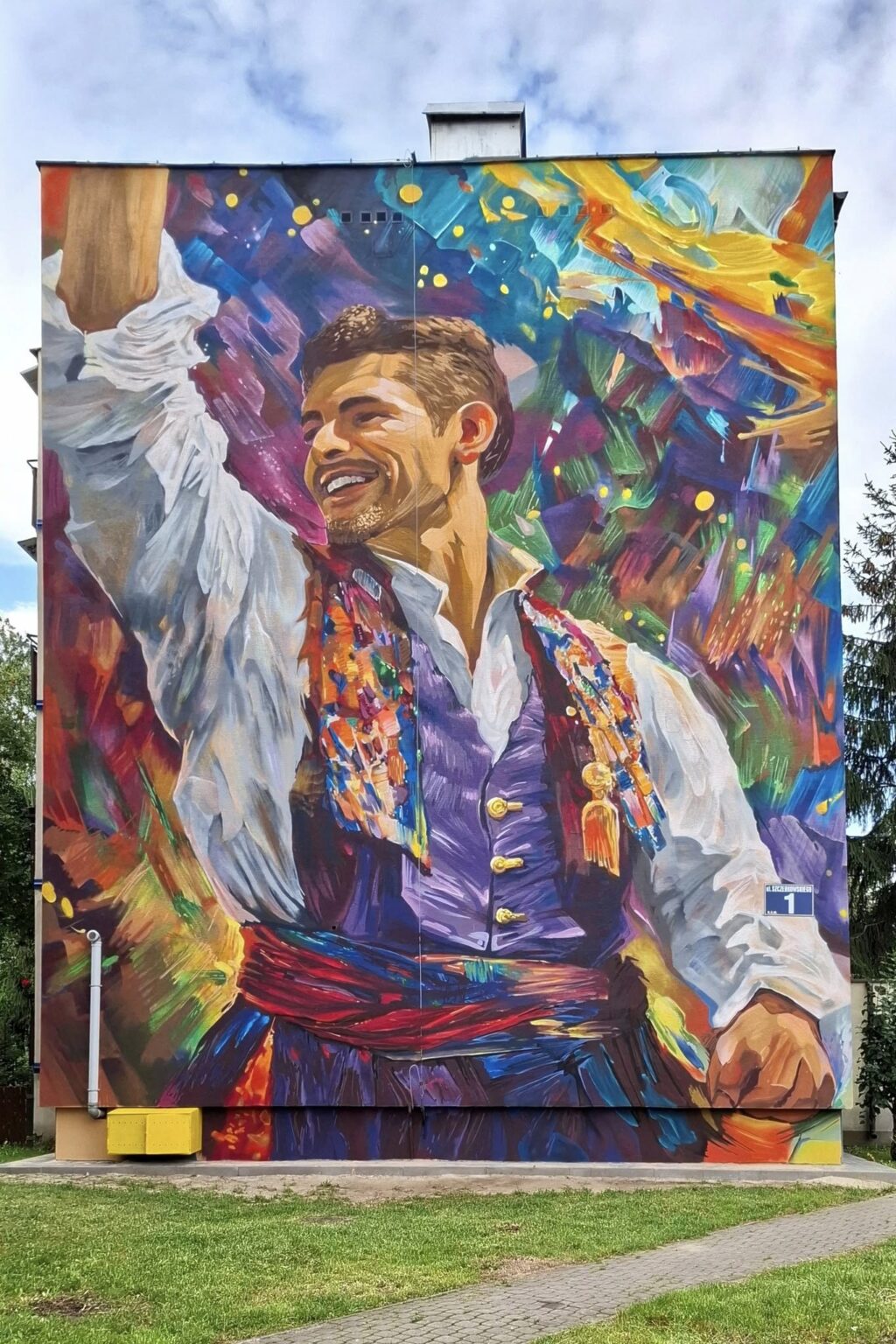 Mural na zamówienie na bloku